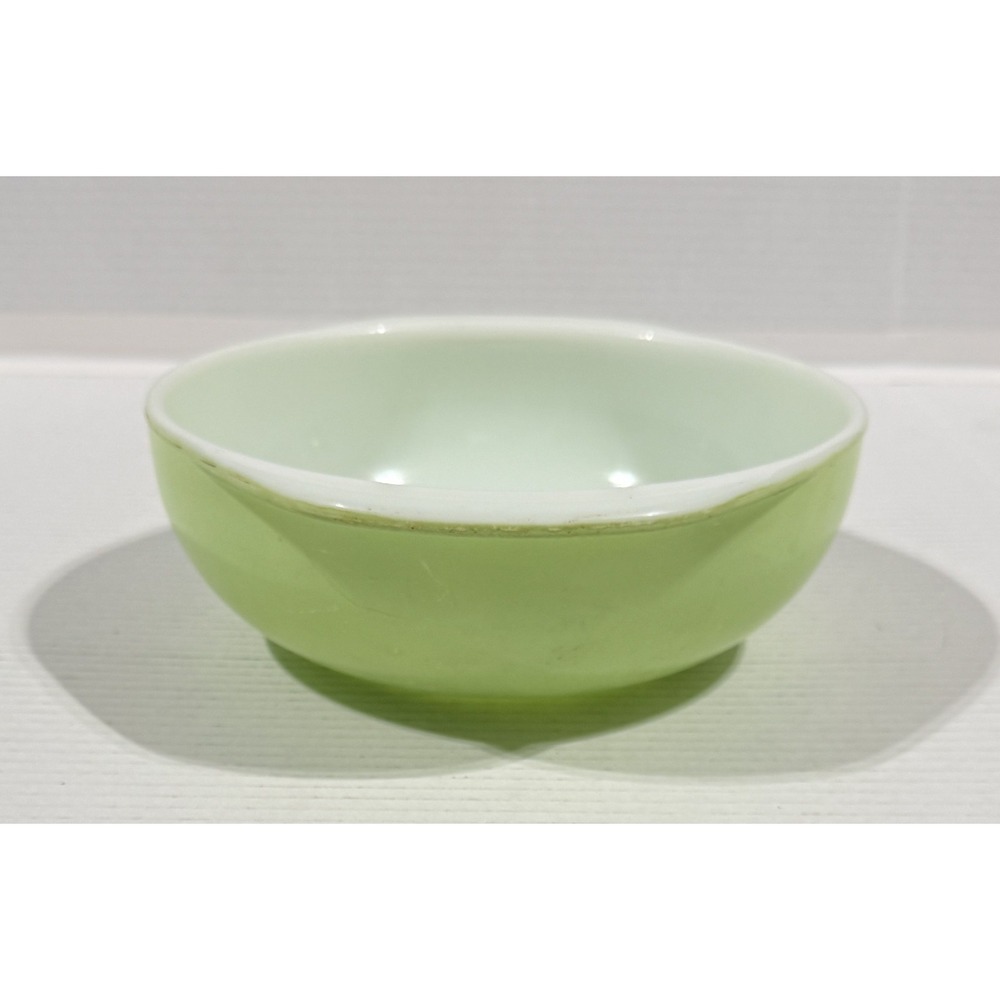 PYREX 024 - VTG Casserole Bowl Lime Green Milk Glass - Made in USA - 2qt - 9" - Picture 2 of 12